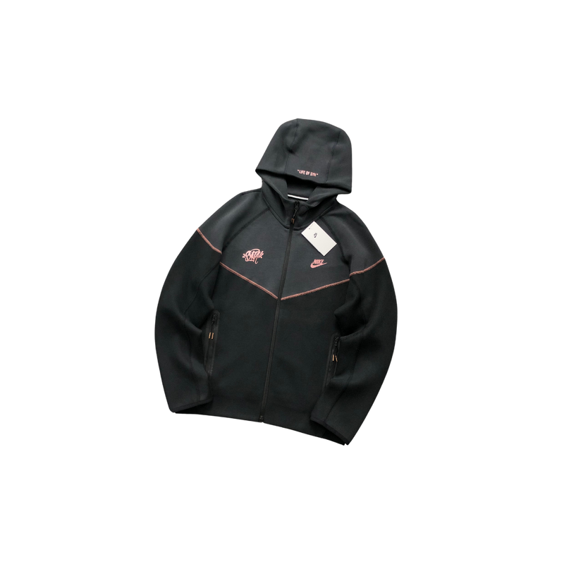 Conjunto Tech Fleece × Syna Wolrd “Bronze Black“