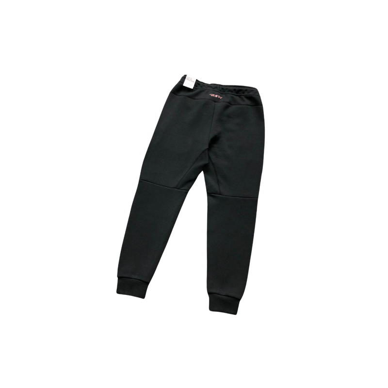 Conjunto Tech Fleece × Syna Wolrd “Bronze Black“